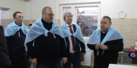 В селе Ульяновка  губернатор Олег Мельниченко посетил предприятие по производству полуфабрикатов «Королёв и Ко» - Кузнецкий район