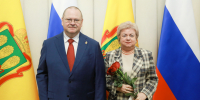 Начальник Управления образования города Кузнецка Лариса Борисова награждена медалью ордена «За заслуги перед Пензенской областью» II степени - Администрация г. Кузнецка